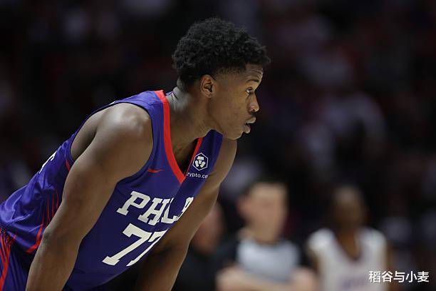 76人新秀表现惊艳，全场观众掌声不断，电脑不会自己工具方面.