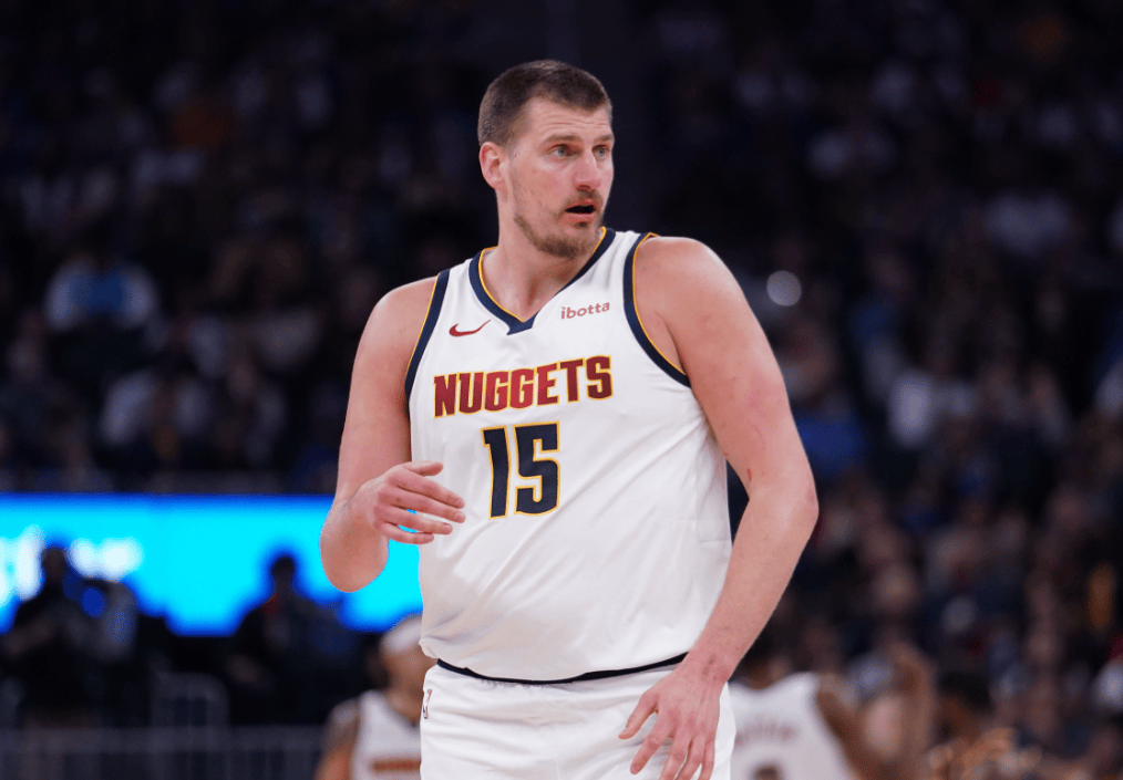 Faker连续三场比赛得分超过刷新纪录，掘金不断突破！